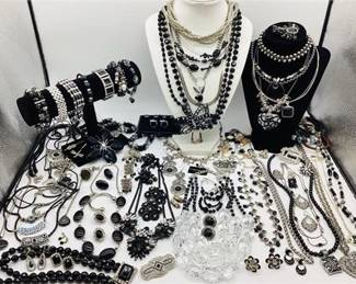 5R Silver tone and Black Jewelry