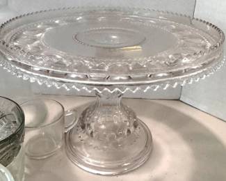 Glass cake stand