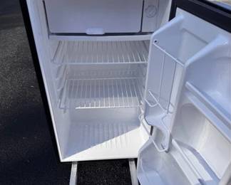 Magic Chef mini fridge