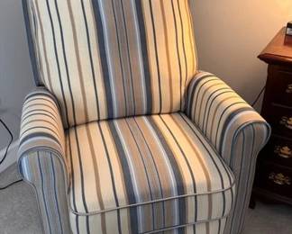 Striped cottage-style recliner