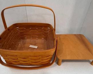 Longaberger basket and pie stand