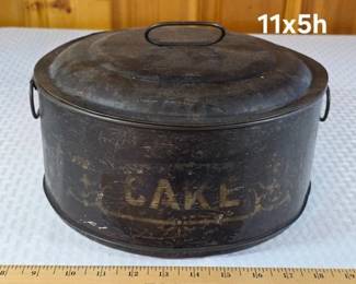 Antique cake tin
