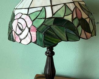 Tiffany Style Pink Rose Stained Glass Table Lamp
