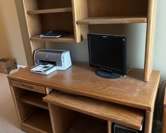 Sauder Orchard Hills Computer Desk with Hutch, Carolina Oak