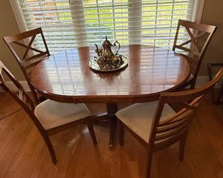 American Signature Dining Set