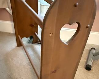 Heart Cutout Pine Quilt Rack