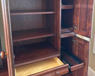American Signature Entertainment Center