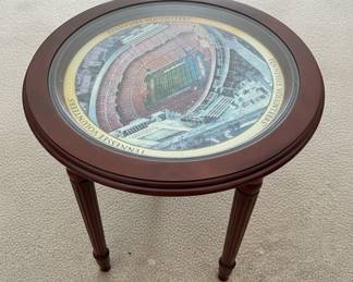 Danbury Mint Tennessee Volunteers End Table