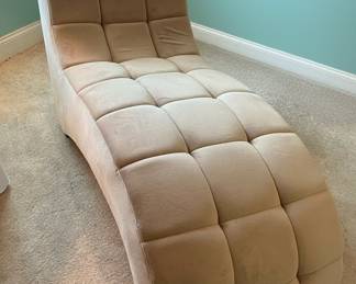 Modern Tufted Chaise Lounge Style