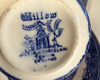 Willow Pattern Porcelain Tea Cup, Saucer, and Plate Set
