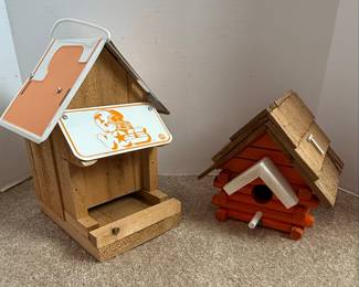 University of Tennessee Volunteers Themed Wooden Birdhouse