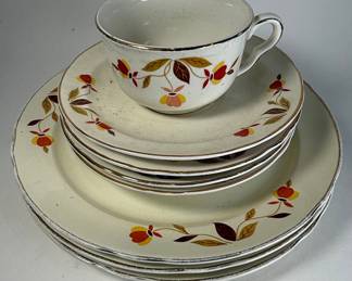 Hall Superior Quality Jewel Tea Autumn Leaf Dinnerware Set