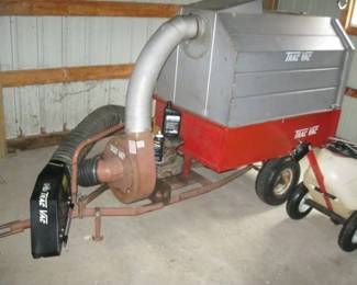 TRAC VAC LEAF VACUUM