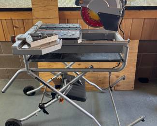 Rigid 10" tile saw and stand