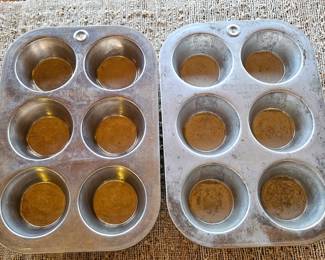 Vintage Chilton ware cup cake pans