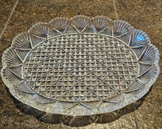 Vgt crystal platter "strawberry pattern" 