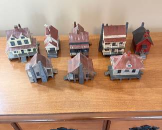 Country Crafts by Hansen Set of Houses- Wooden- $50 for the set of 8