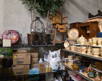 dishes, collectibles