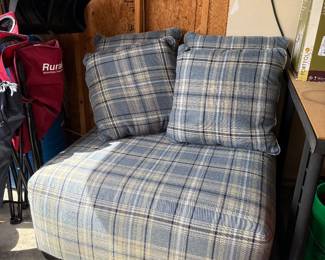 Vintage chair/ottoman 