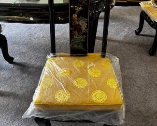 Black Lacquer Mother-of-Pearl Inlay Dining Set with 2 Armchairs and 4 Side Chairs