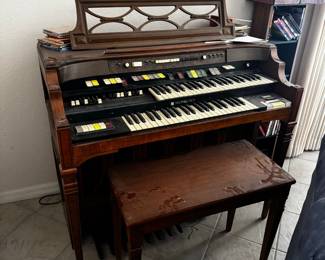 Hammond T-524C Organ with Bench