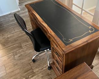 48"W x 22-1/2"D x 30-1/2"H