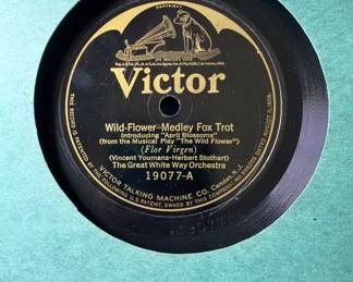 Victor 78 record Wild Flower Medley Fox Trot