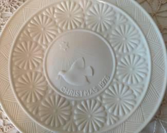 1976 Dove Christmas Plate