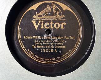 Victor 78 Record A smile will go a long way fox trot