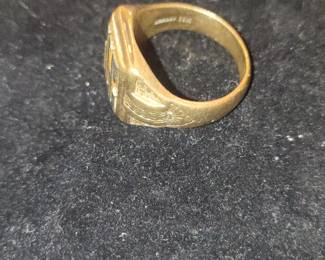 Vintage 10K Gold Class Ring with Engraved Detail