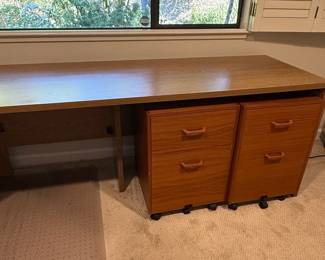L-Shaped Oak Veneer Executive Desk with Mobile Pedestals