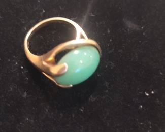 14K Yellow Gold Oval Chrysoprase Ring