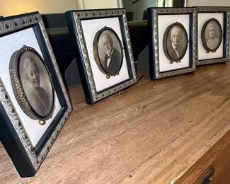 Vintage Oval Portrait Photo Frames with Bubble Glass (Set of 4)