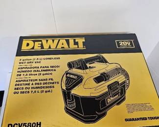 DeWalt 2 Gallon Cordless Wet Dry Vac
