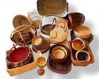 44 43pcLargeWovenBasketAssortmentVariousSizesShapesStyles