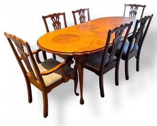 37 WoodDiningTableSetw6ChairsQueenAnneStyle