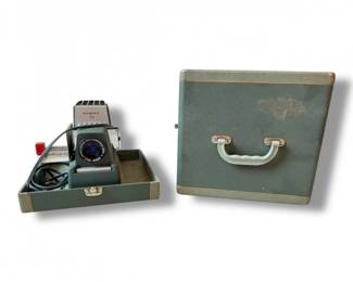 118 VintageArgus300SlideProjectorwCase