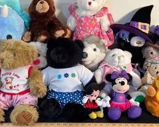 Large Lot Of Stuffed Animals, Squishmallows, Build A Bear And Friends Large lot of stuffed animals and friends - build a bear