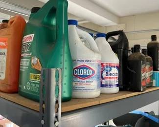 Mixed Lot Of House Solvents, Transmission Fluid Fluids, Oil, And More Bleach, transmission, fluid motor oil, and more all in used condition Bring bi to load