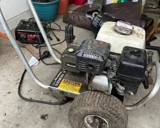 Pressure-Pro pressure washer powered by a Honda GX engine Good working con