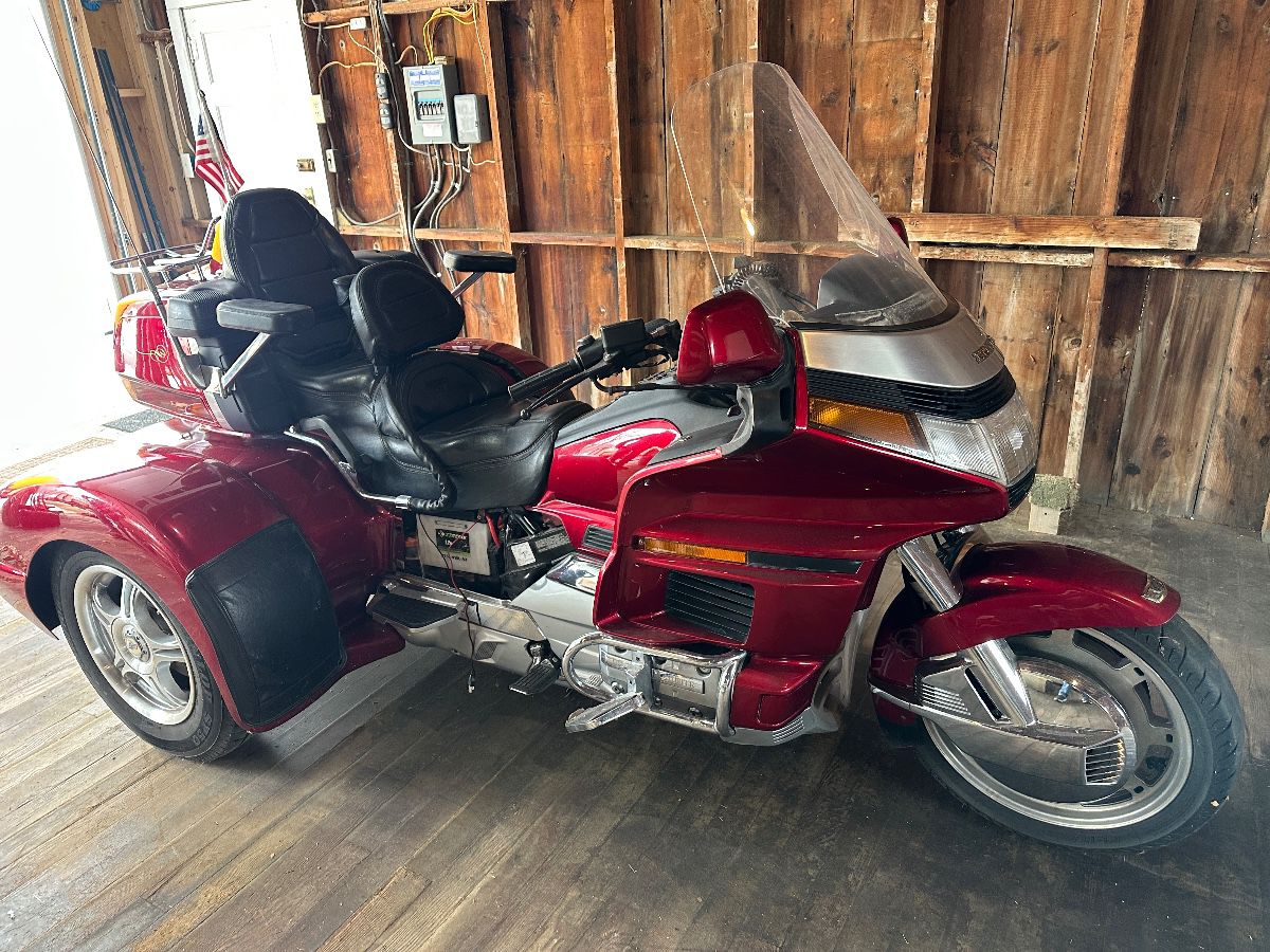 1992 Honda Goldwing GL 1500 Trike; mileage 6,150