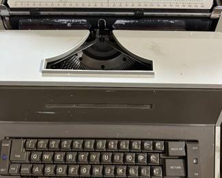 Royal Typewriter 