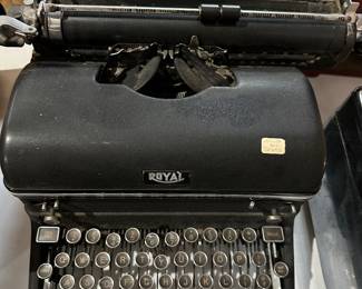Antique Royal Typewriter 