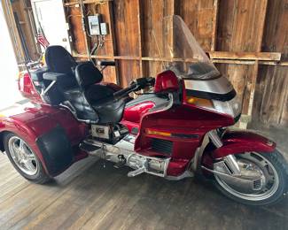 1992 Honda Goldwing GL 1500 Trike; mileage 6,150