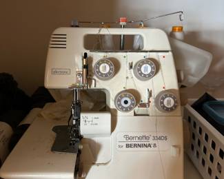 Many sewing notions! Bernini Bernette 334DS