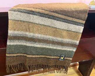 29 Lanart Vintage Alpaca Wool Blanket