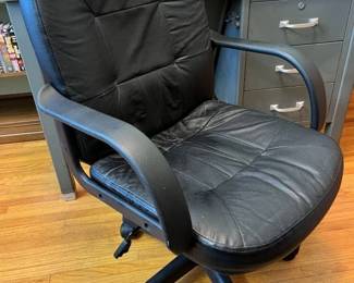 29 Office Armchair