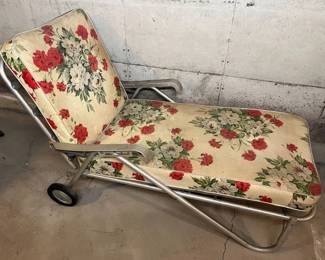 29 Vintage Aluminum Chaise Lounge