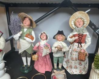 Byers' Choice Carolers