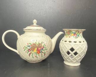 Christmas Gatherings Teapot and Lattice Vase
